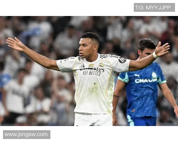 最刚足球明星盘点 哪位球员凭借铁血硬汉形象赢得全场喝彩 最刚足球明星盘点 哪位球员凭借铁血硬汉形象赢得全场喝彩