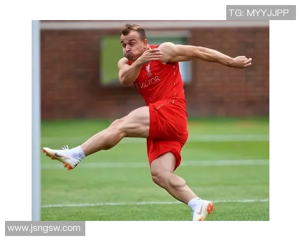 男足球星腹肌诱惑照片是谁拍摄的背后故事揭秘 男足球星腹肌诱惑照片是谁拍摄的背后故事揭秘