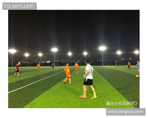 44号足球星闪耀绿茵场带来激情时刻引领球队不断创造辉煌 44号足球星闪耀绿茵场带来激情时刻引领球队不断创造辉煌